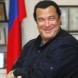 Crimée : Steven Seagal en concert avec le drapeau séparatistes