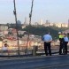 À Istanbul, un policier prend un selfie devant un homme prêt à se suicider